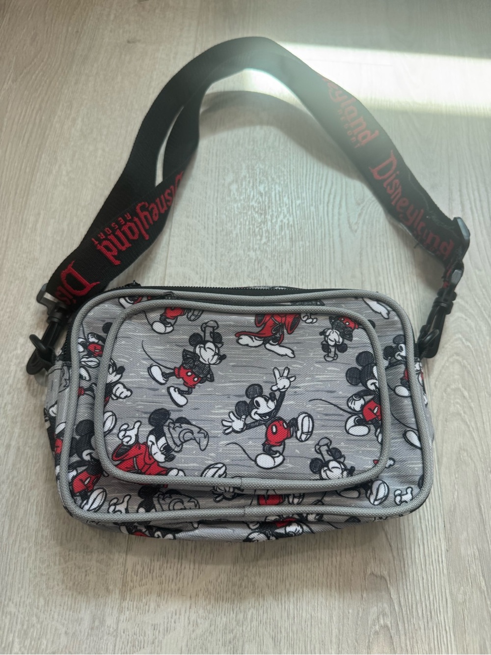 NWOT Disneyland Resort Exclusive | Mickey Mouse Sketch Convertible Hip/Shoulder